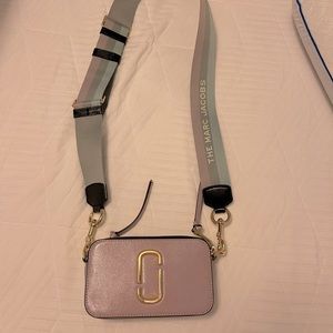 Marc Jacobs snapshot crossbody- like new!